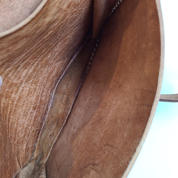 Handmade Moroccan Leather Crossbody Handbag - Picture 4 of 15